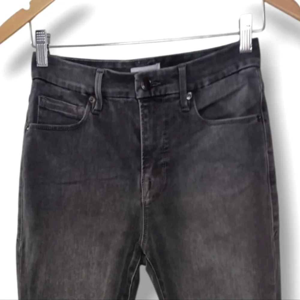 Good American Good Legs Crop Frayed Hem Jeans In Charcoal Size 4/27  $119 - Picture 5 of 8
